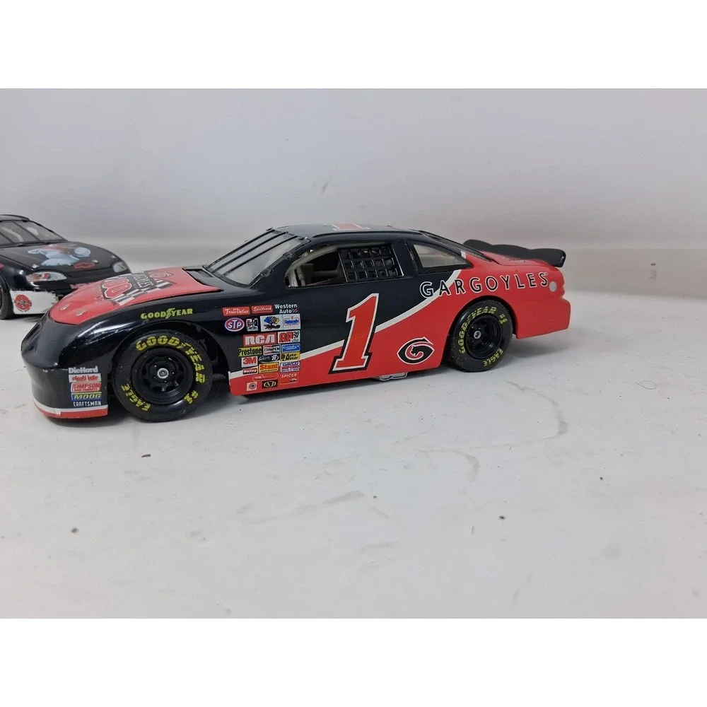 1:24 Action Dale Earnhardt/Coca Cola 1998 Monte Carlo + 1997 Gargoyles Pontiac H